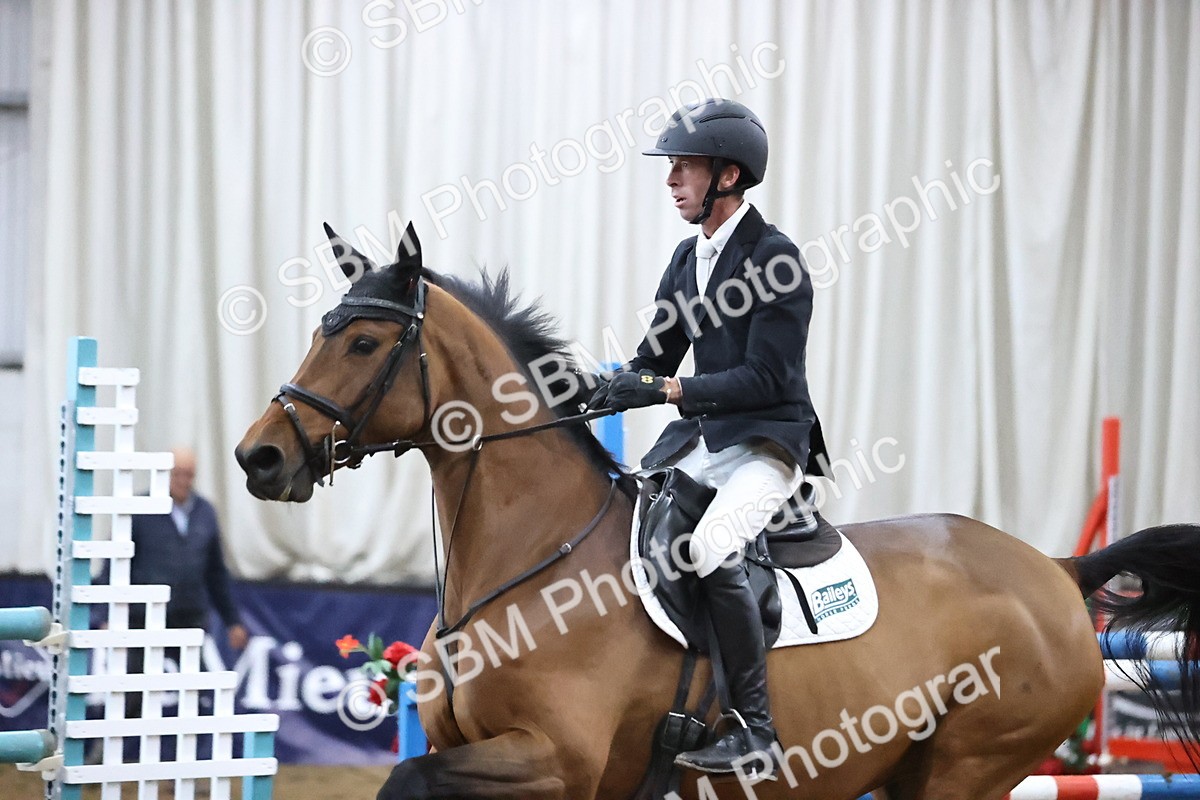 SBM_003933 - Class 12 - Senior Foxhunter 1.20m