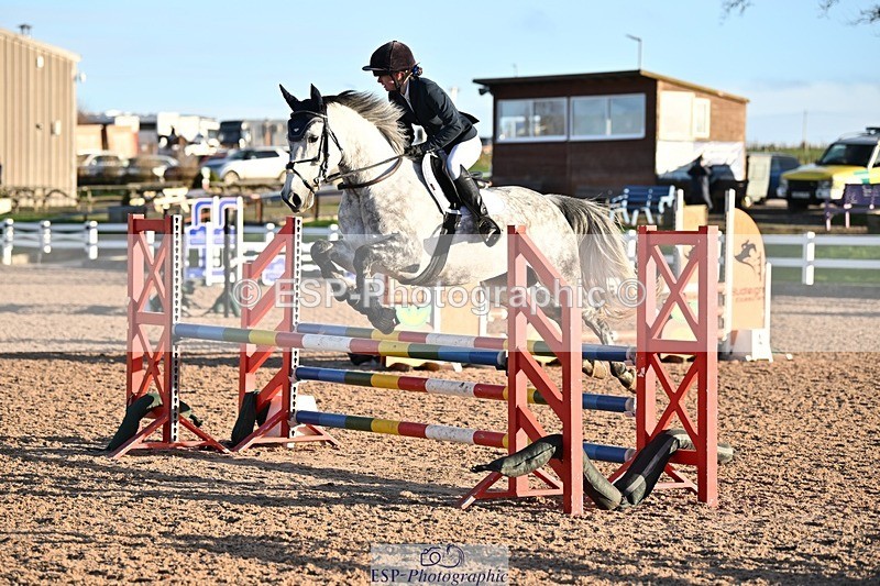 241208-094748-01536 - Cls 18 Bliss of London Novice Champ Q