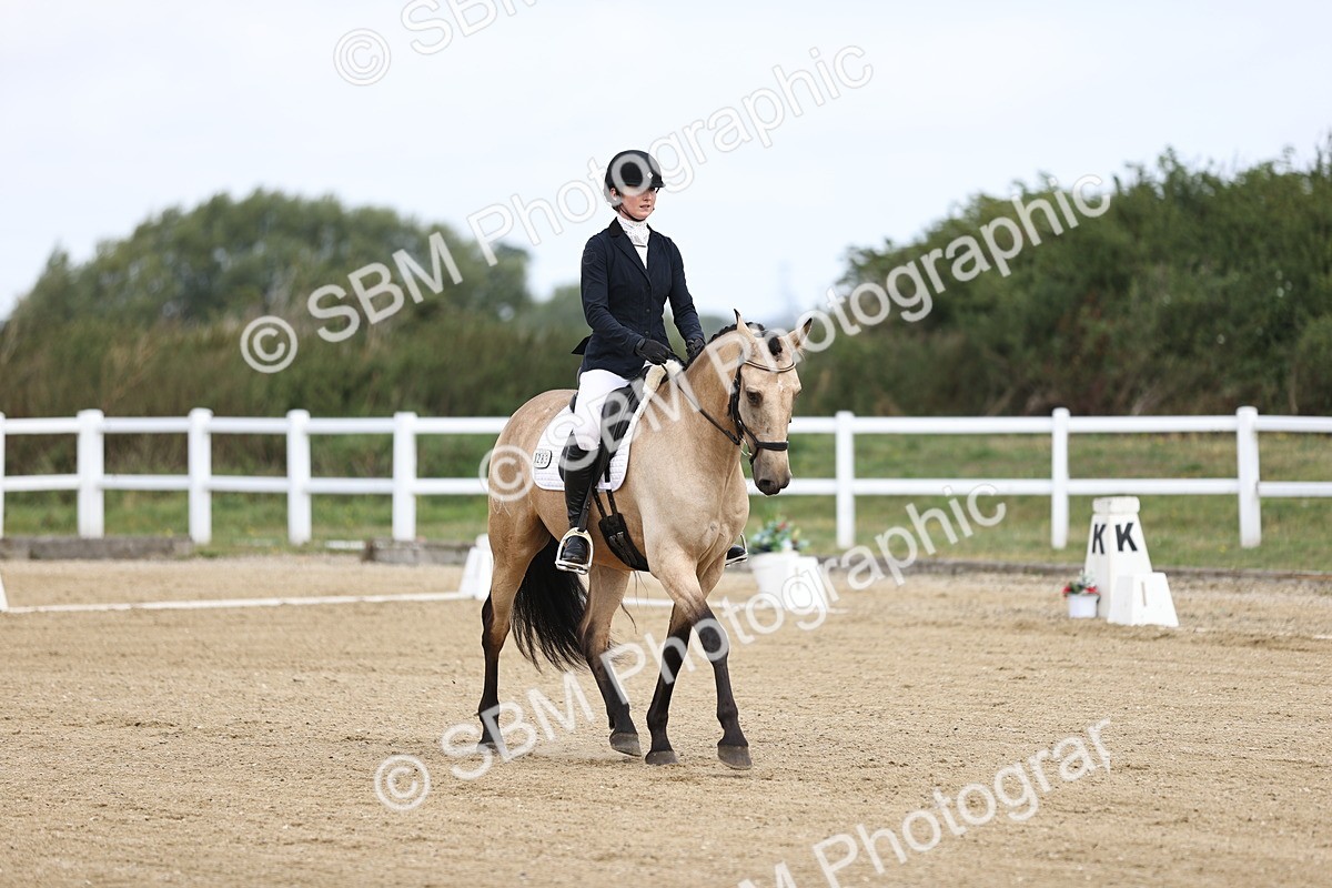 SBM_015317 - Class 14 - Novice 23 - 9.05-10.08