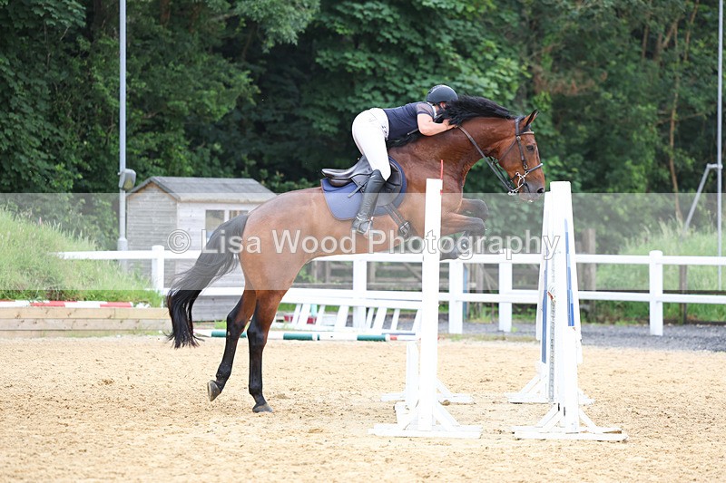 3E7A6243 - Class 8: Senior Newcomers/1.10m open