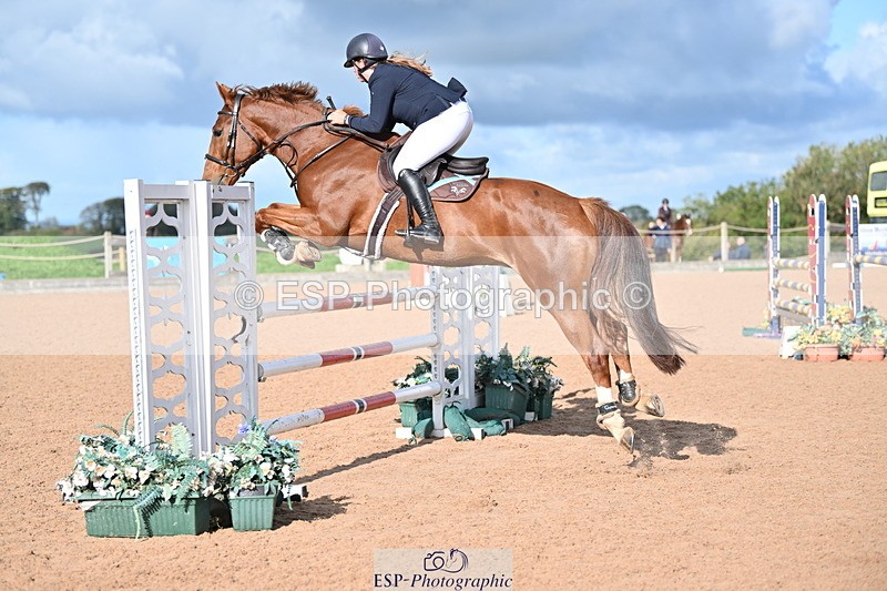 231014A-105243-04244 - Cls 18 Newcomers & 1.10m Open