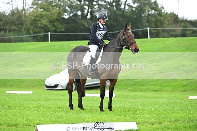 241024-114630-03319 - 509-Tichy.Sanders-SPARHANGER.VELVET