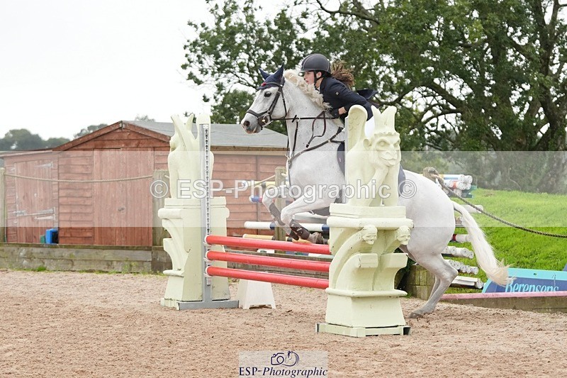 250920-155401-01524 - Cls 21 Pony Intro 80cm Derby