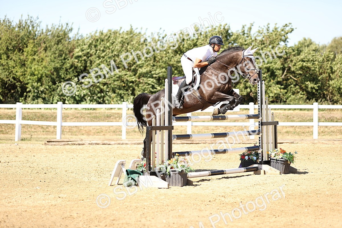 SBM_015549 - Class 16 - Senior foxhunter - 1.20m Open