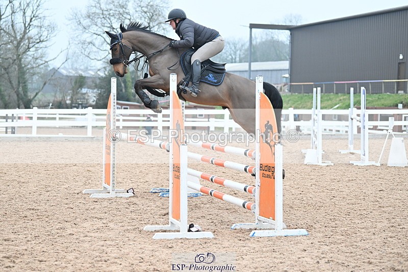 240113A-123857-02021 - Cls 12 Newcomers and 1.10m Open