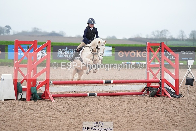 251116-093803-01386 - Cls 18 Clear Round 50cm