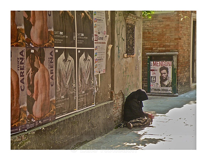 Femme au miroir - Réflexions Montreal 2010