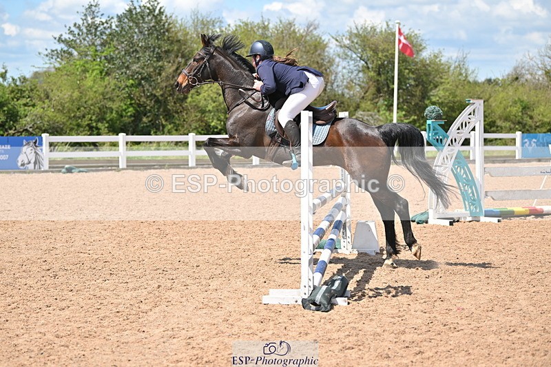 240504A-134256-02093 - Cls 20 & 21 Club & Schools 1m