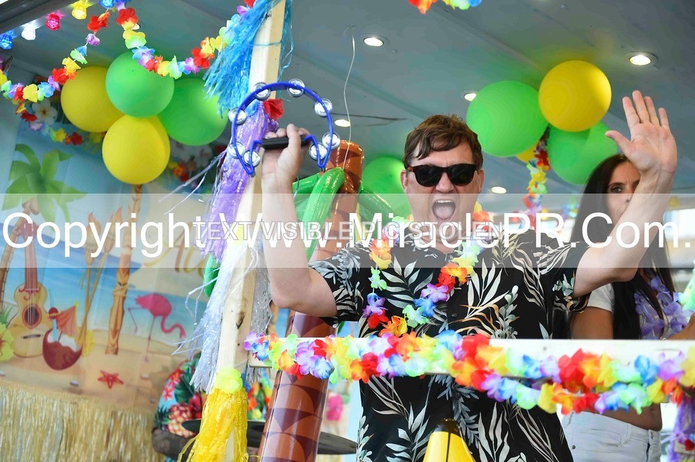 SH4_3437 - Carnival Procession.
