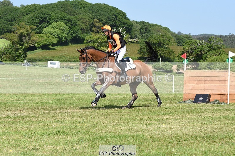 230527-105238-08741 - 260-LOW_MOOR_LUCKY-Tom_Woodward-XC