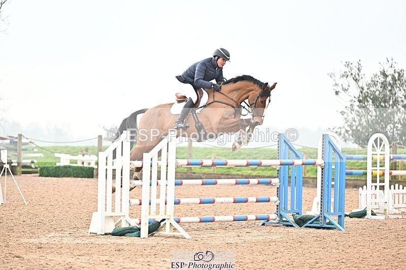250122-141123-00584 - Cls 6 Foxhunter and 1.20m