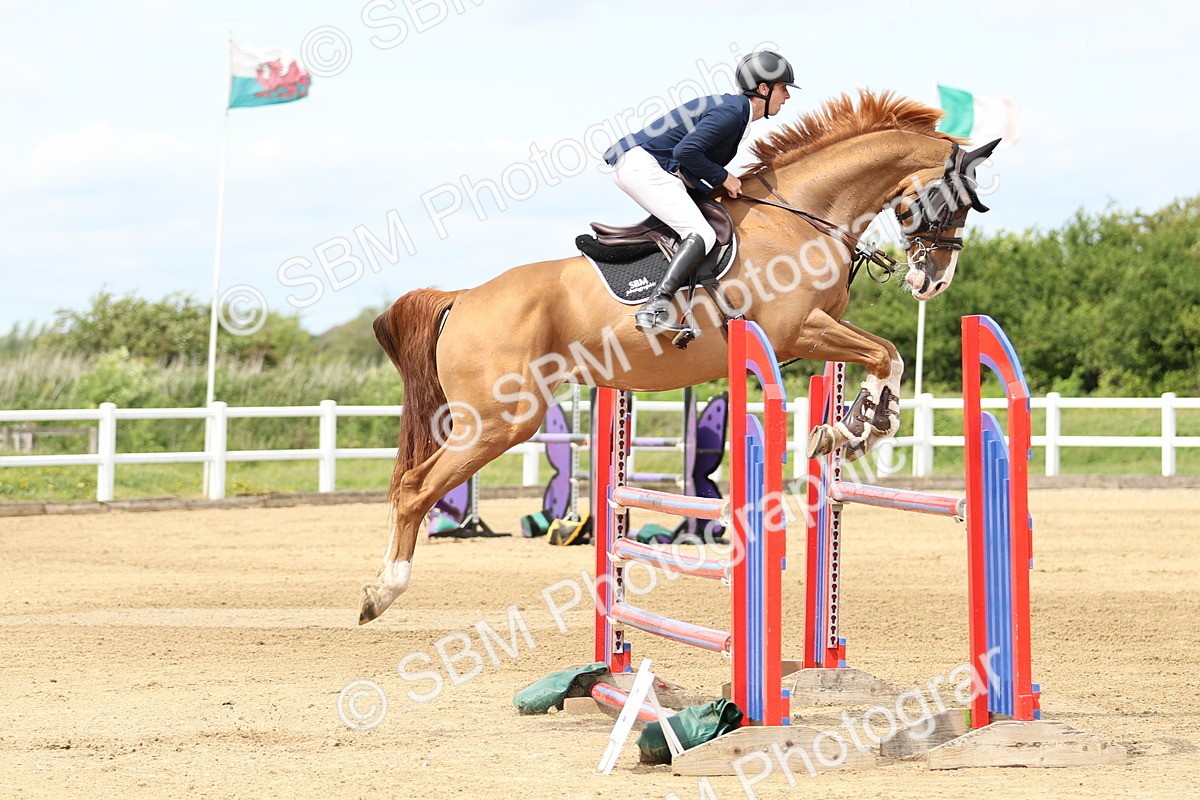 SBM_001013 - Class 4 - Senior Newcomers - 1.10m