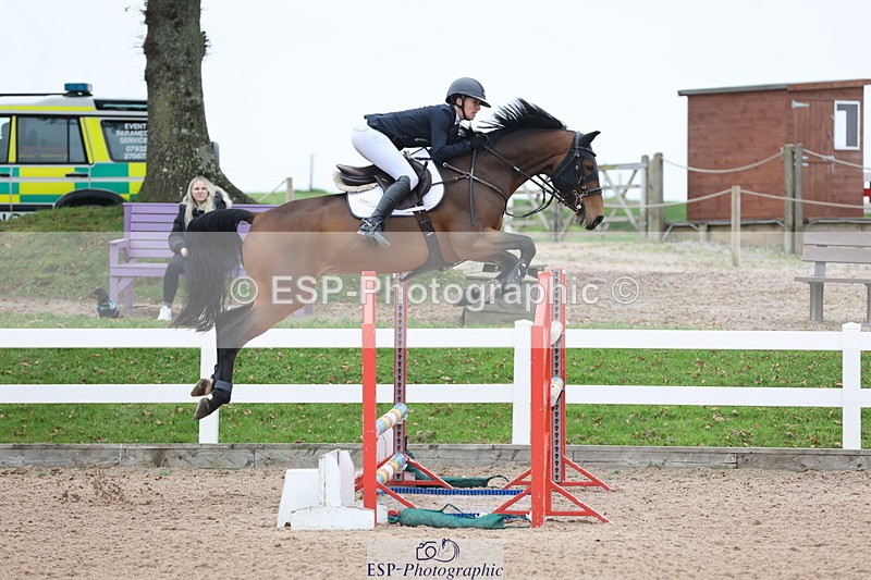 241101A-124929-01831 - FRI Cls 6 Foxhunter and 1.20m Open
