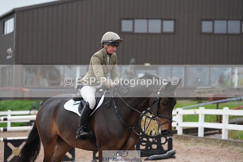 251107-125951-01038 - Cls 6 Foxhunter and 1.20m Open