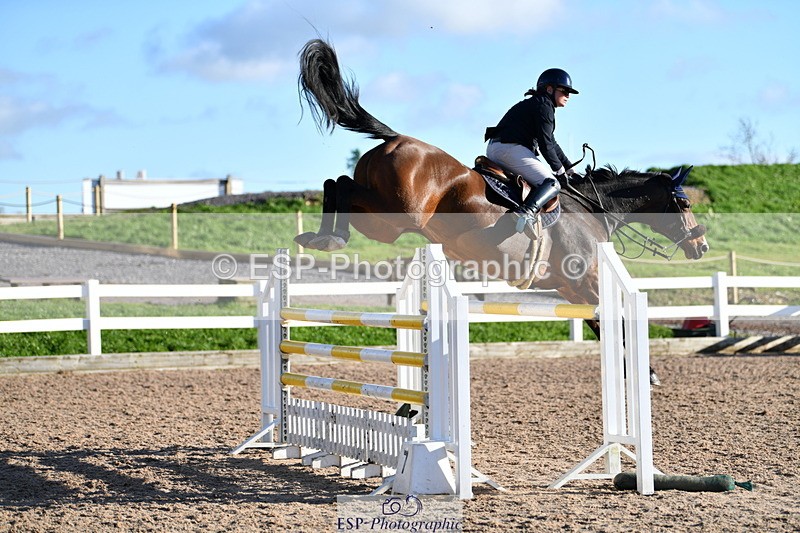 231110A-145721-00944 - Cls 6 Foxhunter & 1.20m Open