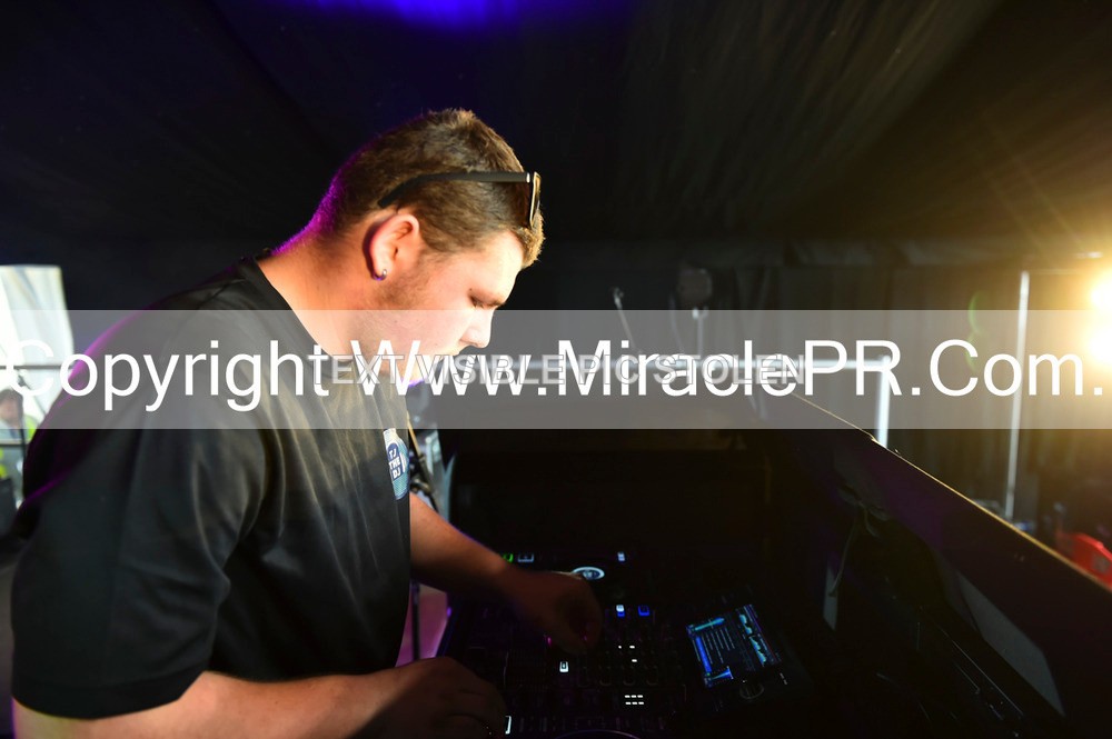 SH4_9948 - Tj the DJ