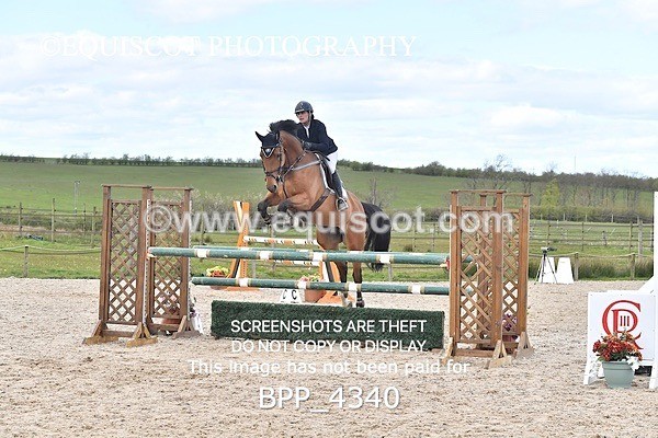 BPP_4340 - CLASS 8 FRI Senior Foxhunter/ 1.20m Open