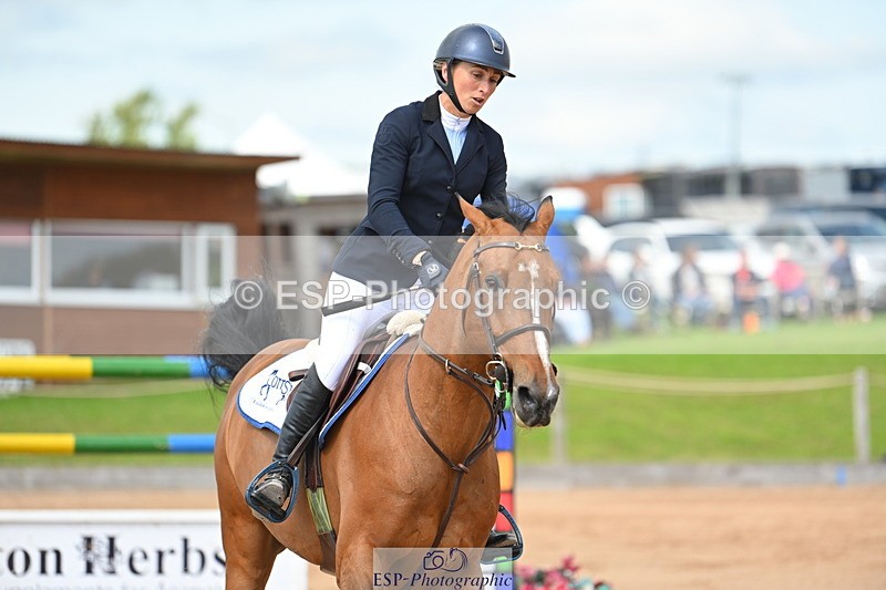 230721A-154530-07412 - Cls 10, 2 Star Big 1.45m Start to break