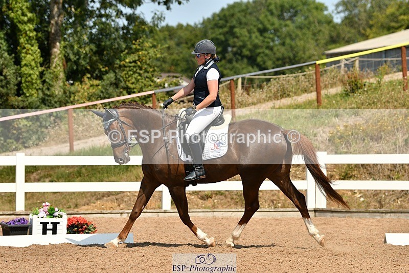 250817-130445-09829 - 214-Verity.PerryVogue