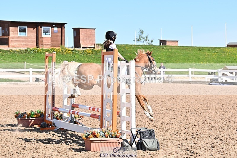 250513-161606-00207 - Clr Rnd & 60cm