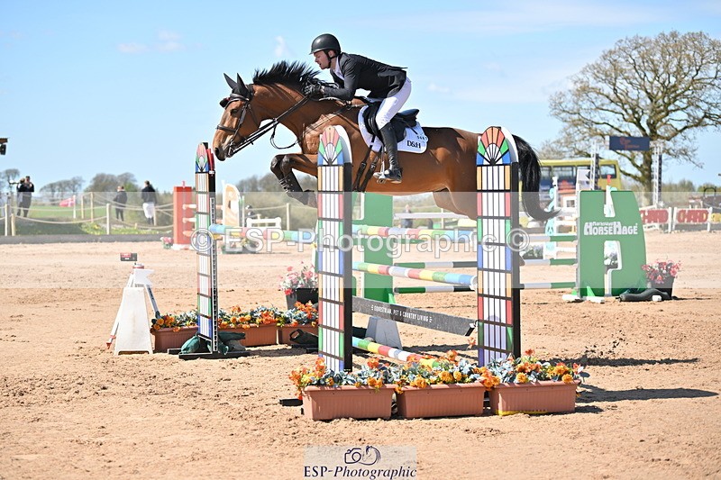 240420A-141039-11637 - Cls 7, 2 Star Medium Tour 1.35m