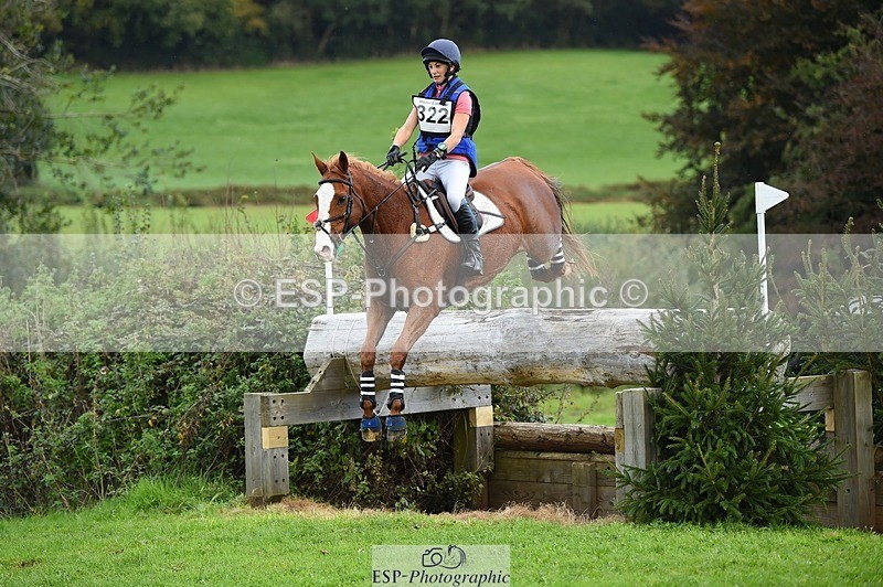 231022-132012-28418 - 322-BALLYBOLGER.LIONMAN-Sarah.Perry-XC