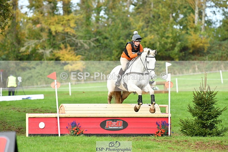 251025A-154105-21879 - G-571-Zoe.Mccanlis