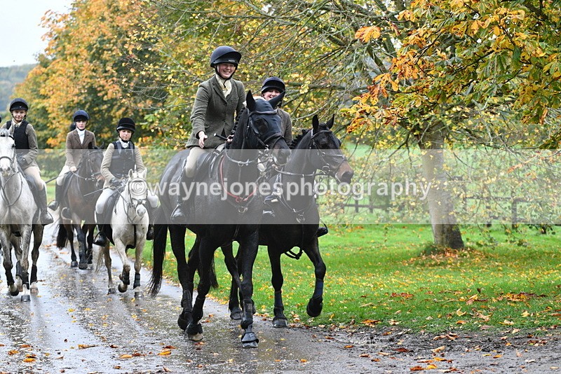 WJ5_6357 - B&B walk back for Hunt Tea !