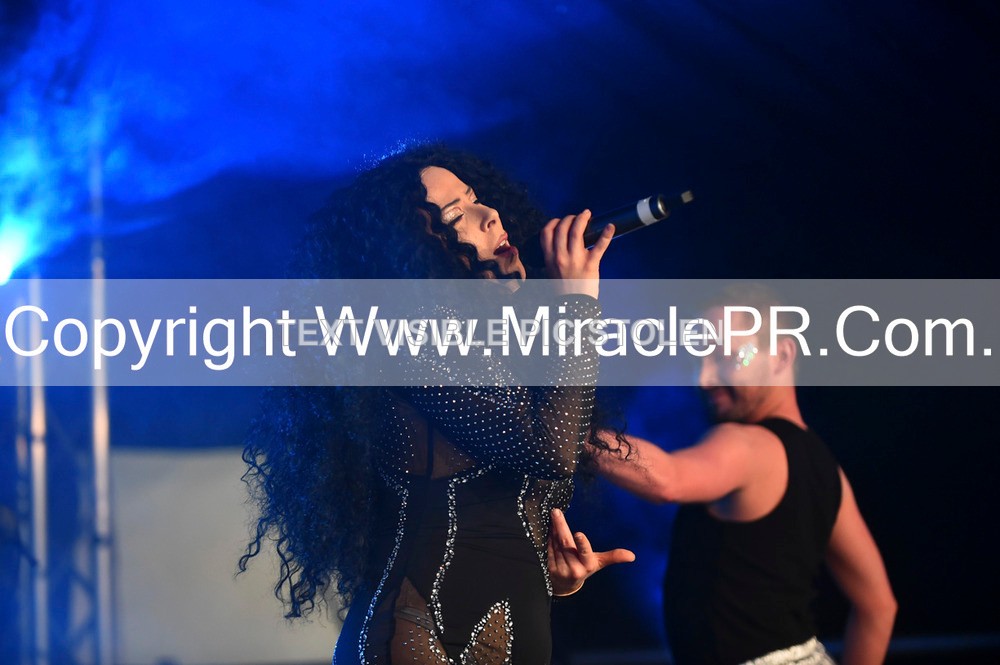 SH4_6096 - The Cher Experience