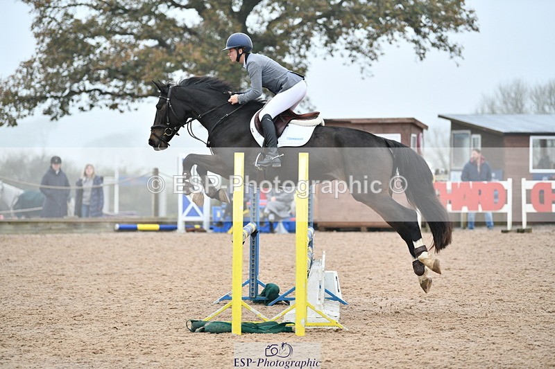 241102A-114404-04389 - SAT Cls 9 British Novice and 90cm Open