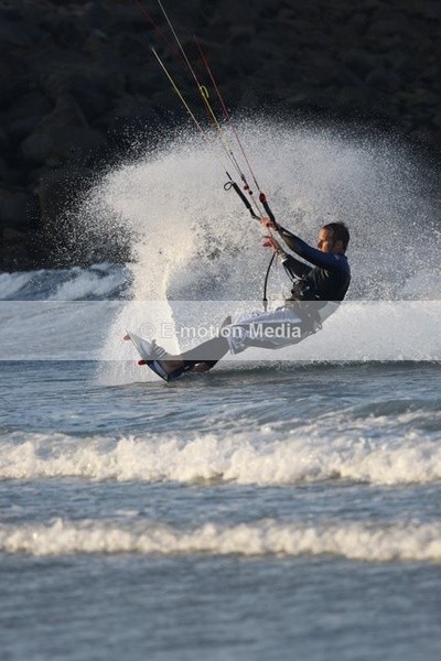 KS 230908-29 - Kite Surfing