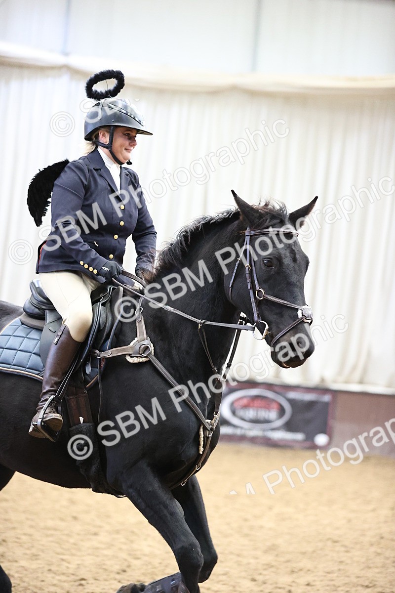 SBM_001465 - Class 3 - Horse & Hound 60cm
