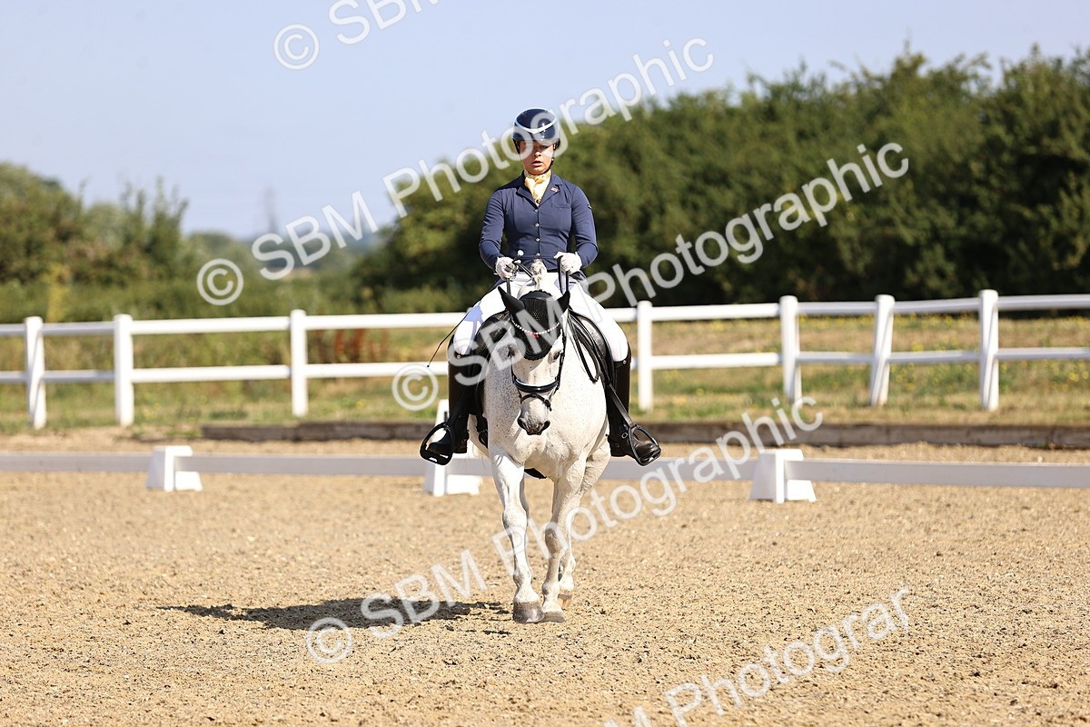 SBM_008736 - Novice 5 - 08.30-9.33