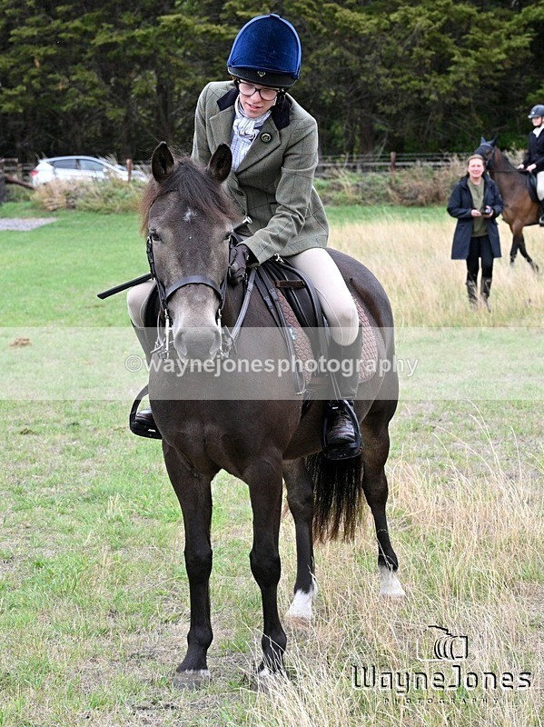 WJ7_0661 - Berks & Bucks Hound Exercise Blewbury 13-09-26
