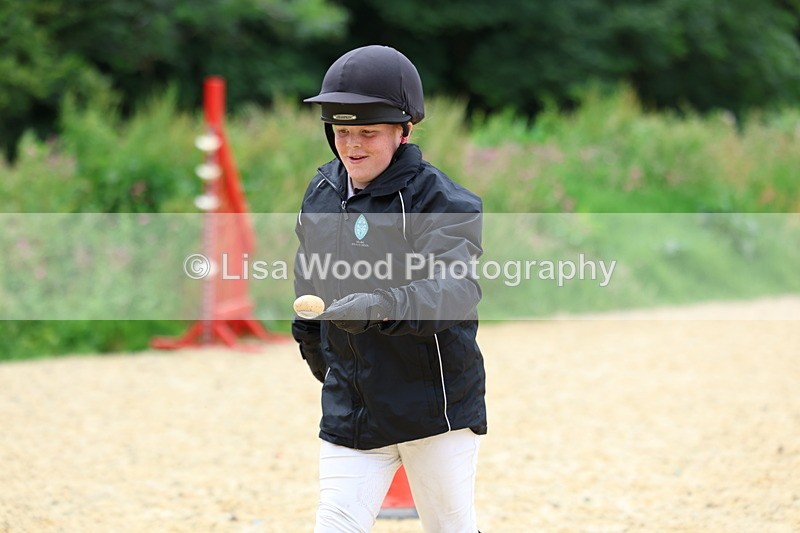 3E7A0142 - Egg and Spoon