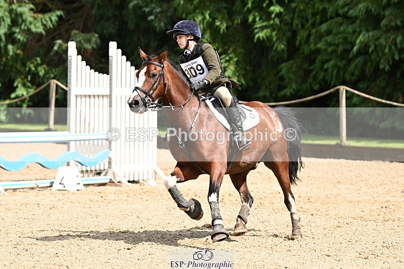 240824X-124607-25615 - 70cm Jump Off