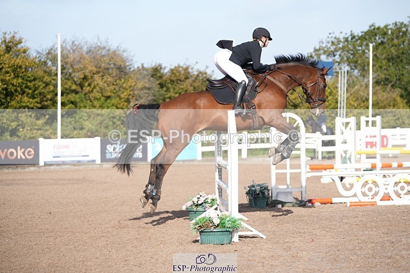251004-103107-01789 - Cls 15 British Novice and 90cm Open