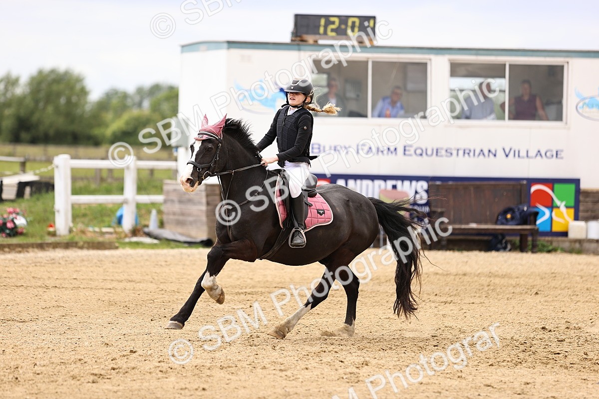 SBM_000360 - Class 4 - 1m showjumping
