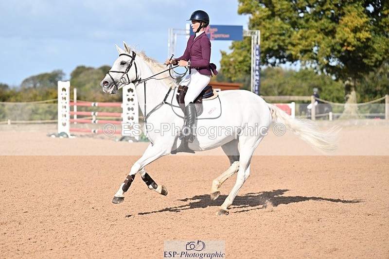251005-103926-02822 - Cls 15 Foxhunter and 1.20m
