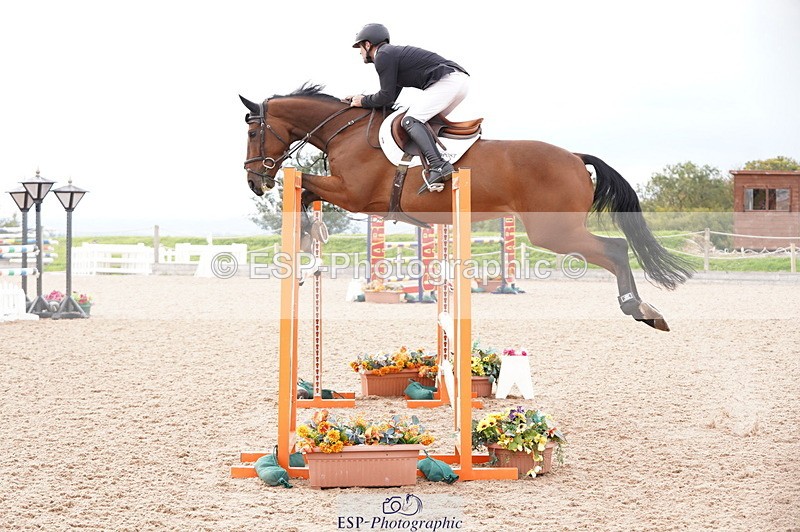 241004A-143440-00750 - Fri 04 Snr Fox & 1.20m Open