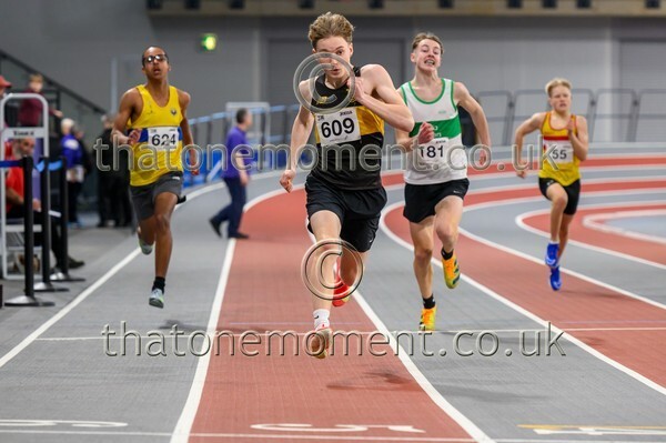 AgeInd25SAT-911575 - Track Male