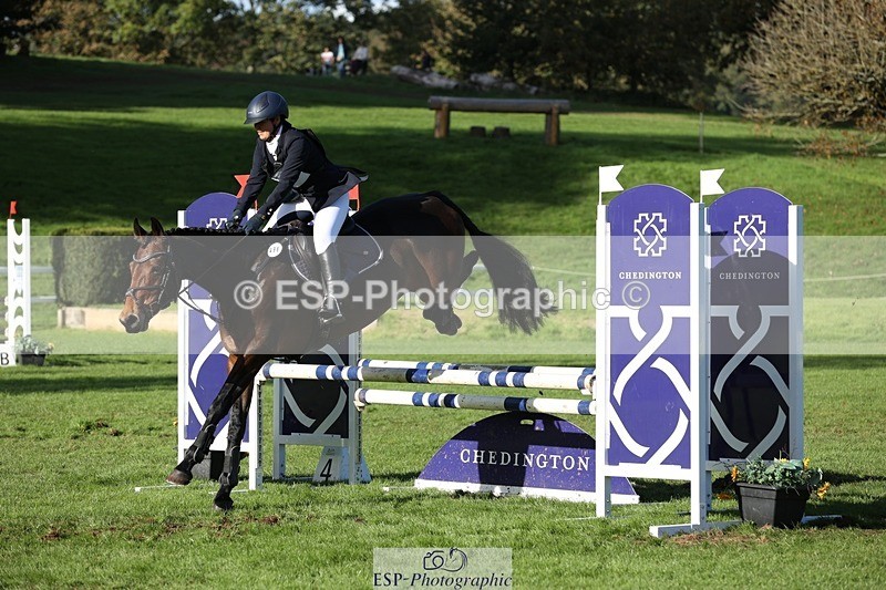 231022-144253-29393 - 496-HIGHDALE.AUTUMN.SUNRISE-Vicky.Stacey-TrotUp+SJ