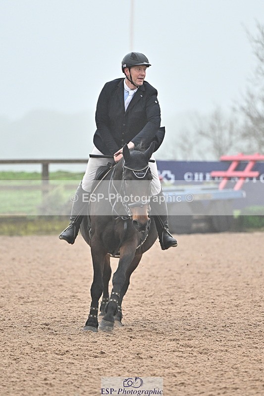 241103A-112017-06999 - SUN Cls 18 British Novice and 90cm Open