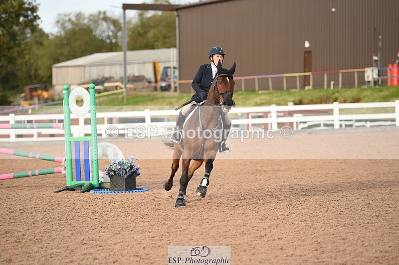 231015A-164308-09378 - Cls 27 1.10m Amateur Q 2nd R