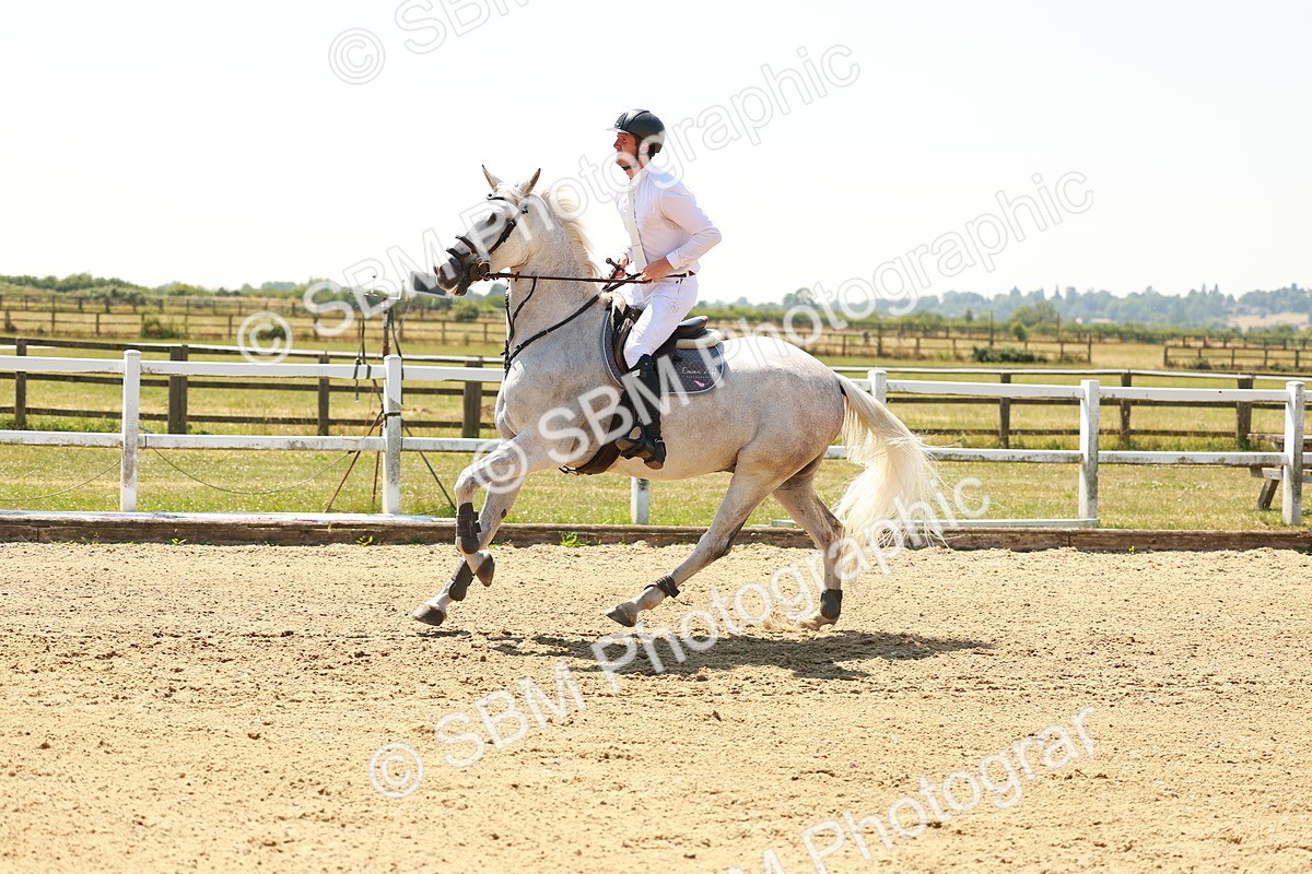 SBM_001734 - Class 4 - Senior Newcomers - 1.10m