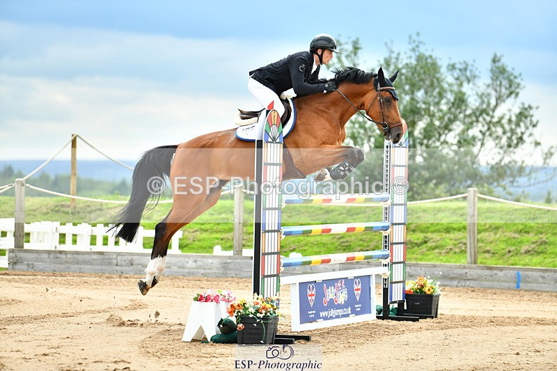 230720A-144725-03556 - Cls 9, 2 Star Big 1.40m Start to break