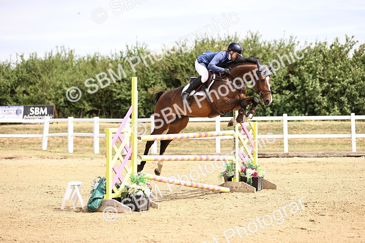 SBM_009758 - Class 8 - Senior Newcomers - 1.10  Open