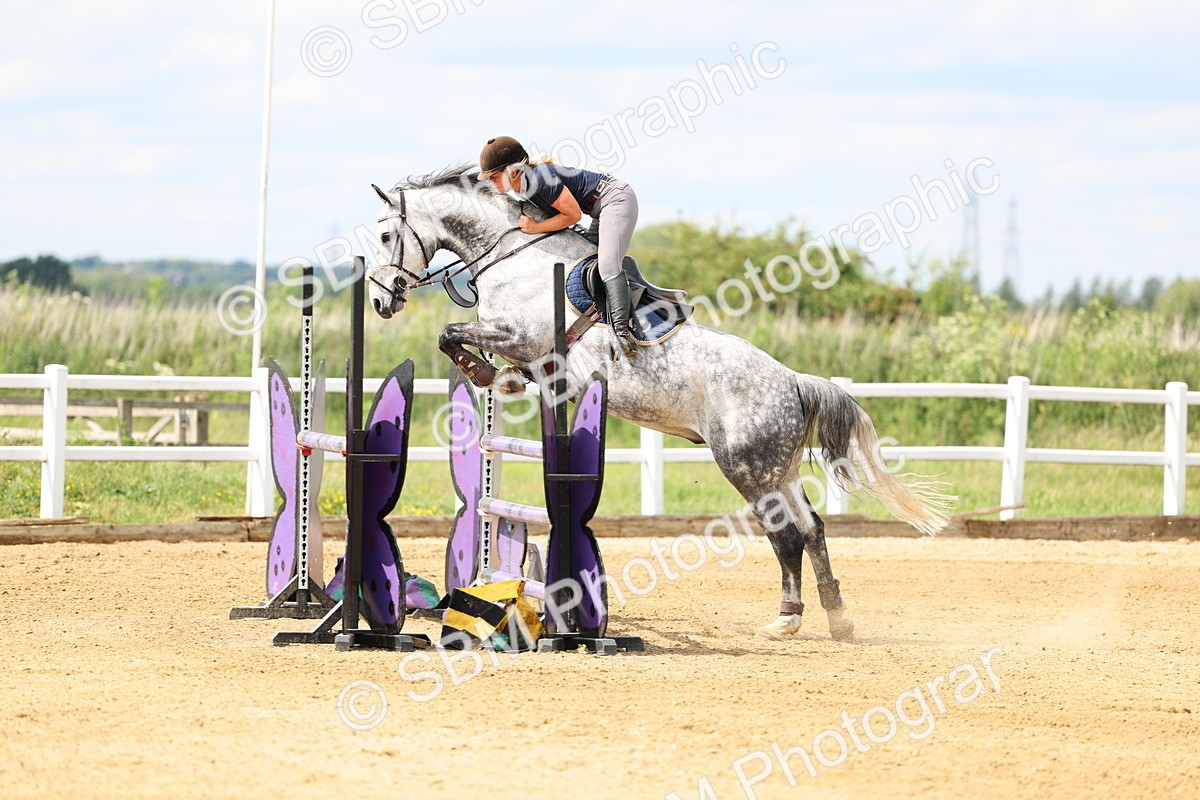 SBM_005984 - Class 19 - Senior Newcomers - 1.10m