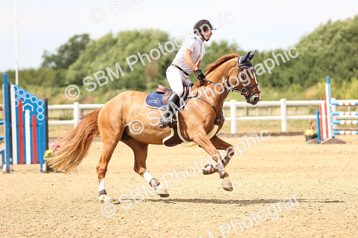 SBM_002090 - Class 16 - GFS Senior Newcomers 1.25m