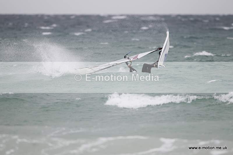 WS 020510-36 - Windsurfing